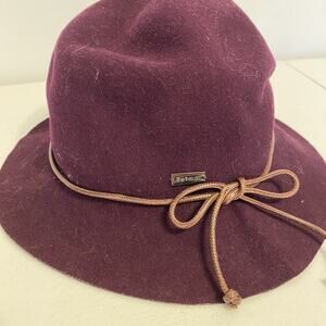 Vintage 80-90s Women Wool Hat Burgundy Bow Betmar New York Beach Walks M/L USA